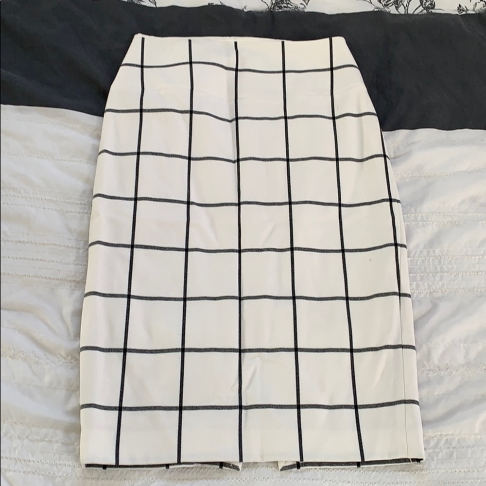 Express Black and white skirt